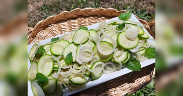 Незвичайний салат для тих, хто береже фігуру: бюджетно і просто - INFBusiness