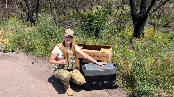 «Живемо в стані „нога на педалі“. Валізи зібрані. Весь час в очікуванні нового наступу», — волонтерка Діана Макарова - INFBusiness