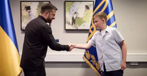 Зеленський нагородив 11-річного данця, який збирає гроші для українських дітей - INFBusiness