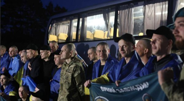 Обмін полоненими: в Україну повернувся останній із захисників острова Зміїний - INFBusiness