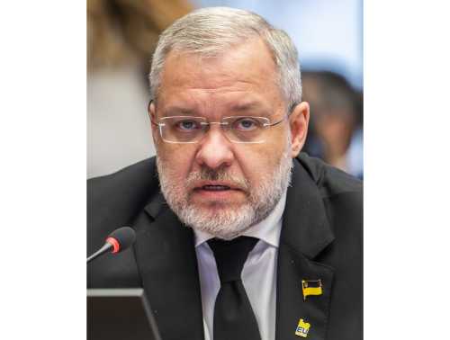 Ба, знайомі всі обличчя: хто і за що тепер відповідатиме в уряді України - INFBusiness