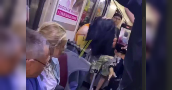 Вигукувала «слава росії» у столичному метро: що відповів пасажир і як зреагувала поліція - INFBusiness