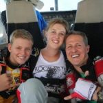 Донька Міхаеля Шумахера стала триразовою чемпіонкою світу через 15 тижнів після пологів (фото) - INFBusiness