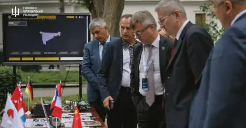 ГУР показало дипломатам докази наявності західних компонентів у дронах РФ - INFBusiness