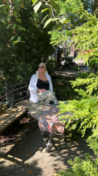 «Живемо в стані „нога на педалі“. Валізи зібрані. Весь час в очікуванні нового наступу», — волонтерка Діана Макарова - INFBusiness