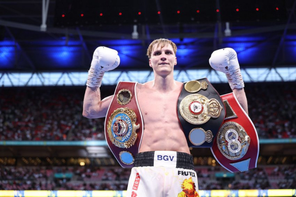 Усик знищив Дюбуа в 5-му раунді і став першим 3-разовим абсолютним чемпіоном світу в «нову епоху» (відео) - INFBusiness