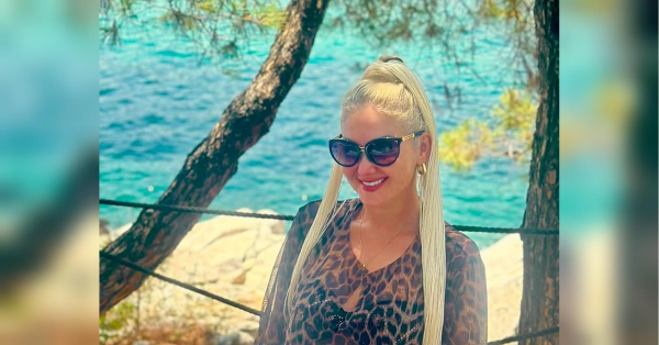 Ідеальне місце: популярна співачка вразила світлинами у купальнику - INFBusiness