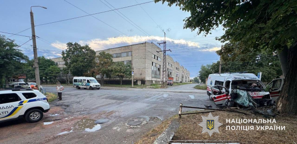 «Швидка» потрапила у ДТП у Дніпрі: загинув медик - INFBusiness