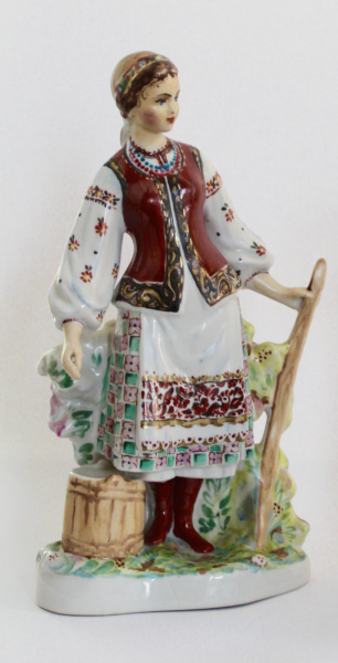 «Сервізи з такими візерунками невипадково дарувались на весілля», — колекціонерка Людмила Карпінська-Романюк - INFBusiness