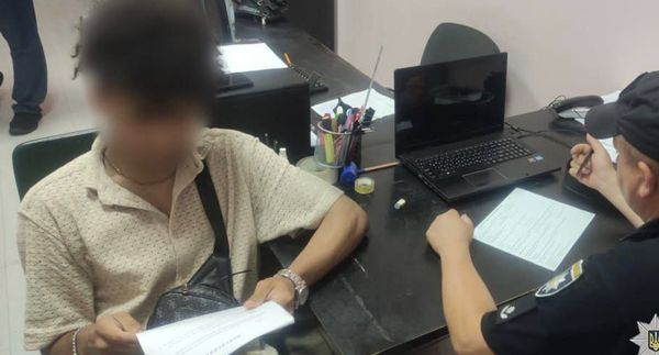 Заради хайпу: у Києві блогери вбиралися поліцейськими та проводили «затримання» та «перевірки документів» (фото) - INFBusiness