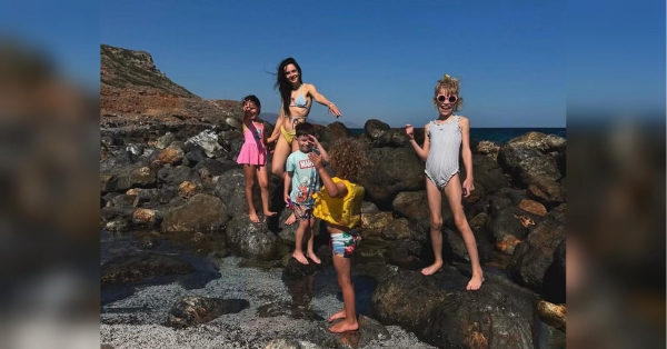 Мити в туалеті літака: відома блогерка поділилася подробицями подорожі - INFBusiness