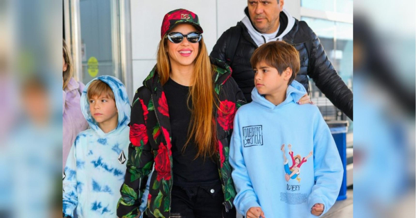 Замовляли бургери та картоплю фрі: Шакіра у своєму світовому турне влаштувала відпустку із синами - INFBusiness