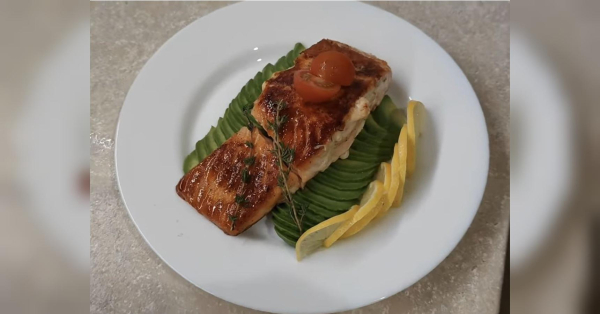 Рецепт від Івана Янюка: філе лосося на сковорідці — не їжа, а просто кайф! (відео) - INFBusiness