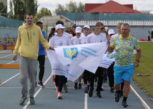 300 юнаків та дівчат долучилися до відзначення Олімпійського дня у Кропивницькому (ФОТО) - INFBusiness