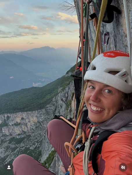 Не відомо, чи жива: дворазову олімпійську чемпіонку з біатлону другу добу шукають у горах Пакистану (фото) - INFBusiness