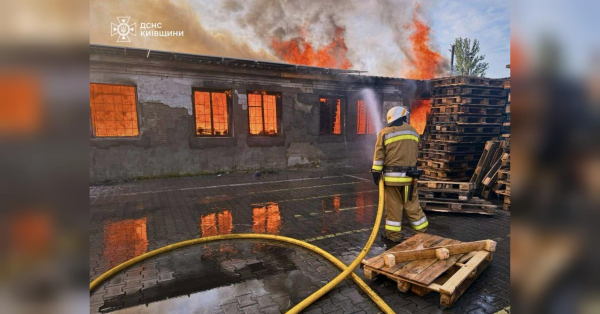 Рятувальники показали наслідки нічних ударів росіян по Волині, Житомирщині та Київщині (фото, відео) - INFBusiness
