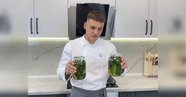 «Мамин рецепт» малосольних огірків від Івана Янюка: смакота, яку можна їсти вже на другий день - INFBusiness