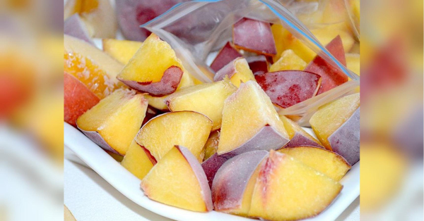 Як заморозити персики, щоб зберегти їхню соковитість та смак: ці секрети точно стануть у пригоді - INFBusiness