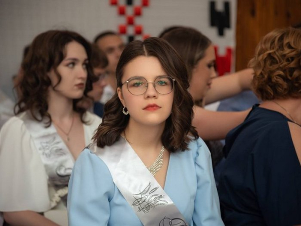 «Все виявилося набагато простішим, аніж я уявляла»: ліцеїстка з Миргорода про те, як їй удалося набрати максимальні 800 балів під час НМТ - INFBusiness