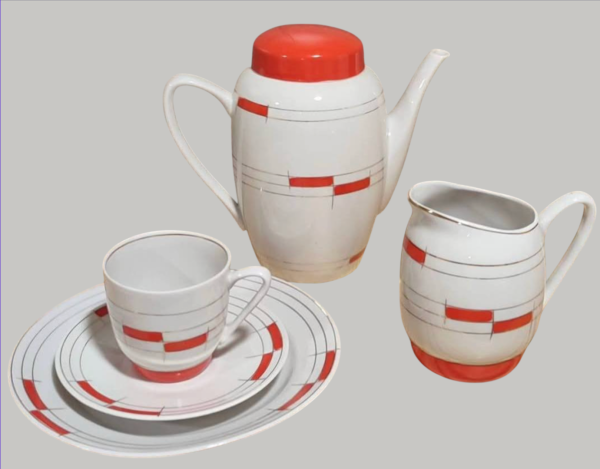 «Сервізи з такими візерунками невипадково дарувались на весілля», — колекціонерка Людмила Карпінська-Романюк - INFBusiness