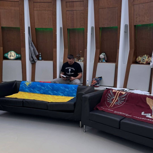 Усик знищив Дюбуа в 5-му раунді і став першим 3-разовим абсолютним чемпіоном світу в «нову епоху» (відео) - INFBusiness