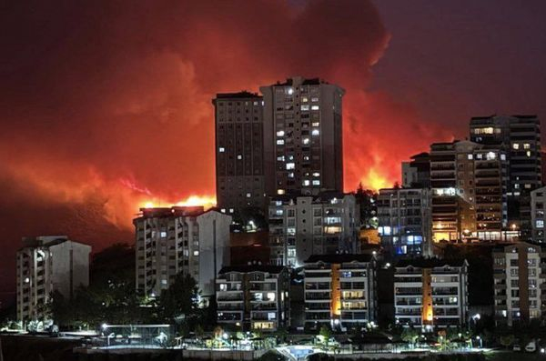 Анталія у вогні: Туреччину, яка страждає від 50-градусної спеки, охопили нові лісові пожежі (фото, відео) - INFBusiness