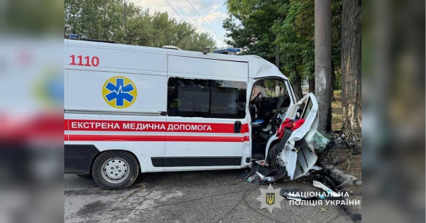 «Швидка» потрапила у ДТП у Дніпрі: загинув медик - INFBusiness