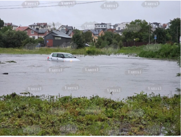 Є місця, де вода сягає майже трьох метрів: дощі затопили Львів (фото) - INFBusiness