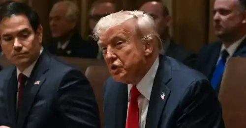 Трамп вийшов грати в гольф, чим спростував чутки про свою "смерть" - INFBusiness