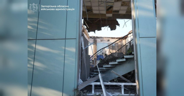 Окупанти скинули авіабомбу на автовокзал у Запоріжжі: є поранені (фото, відео) - INFBusiness