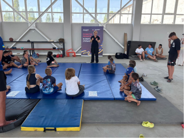 Favbet Foundation та FAST провели тренінг із домедичної допомоги для юних хокеїстів клубу «Морські вовки» - INFBusiness