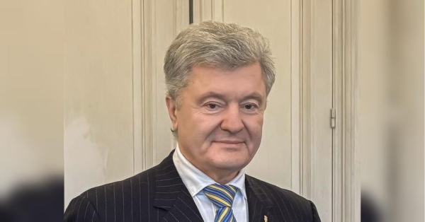«Це несмак і цинізм»: Валентин Гладких дорікає Петру Порошенку за піджак Canali на зустрічі з військовими - INFBusiness