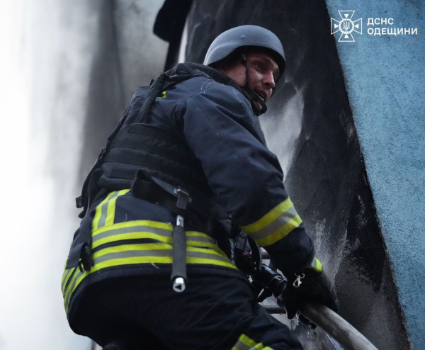 Удари по Дніпропетровщині та прильоти в Одесі: минула ніч в Україні знову була неспокійною (фото) - INFBusiness