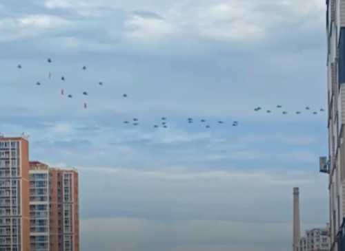 Техніка під покривалами, гіперзвукові ракети та 80 гелікоптерів: Китай готує парад століття - INFBusiness