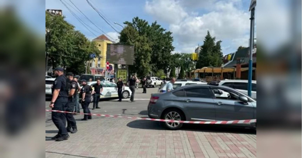 У центрі Черкас сталася стрілянина в закладі харчування: озброєний чоловік забарикадувався всередині - INFBusiness