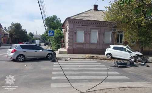 Порушення правил проїзду перехресть у Кропивницькому призвело до ДТП (ФОТО) - INFBusiness