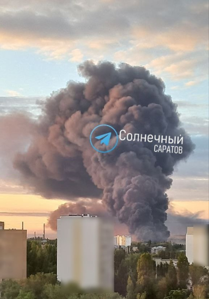 Безпілотники влаштували запальну ніч у Саратові: горить НПЗ (фото, відео) - INFBusiness