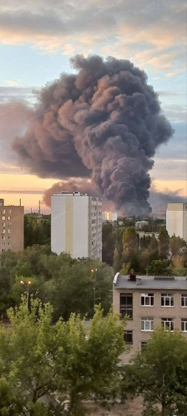 Безпілотники влаштували запальну ніч у Саратові: горить НПЗ (фото, відео) - INFBusiness