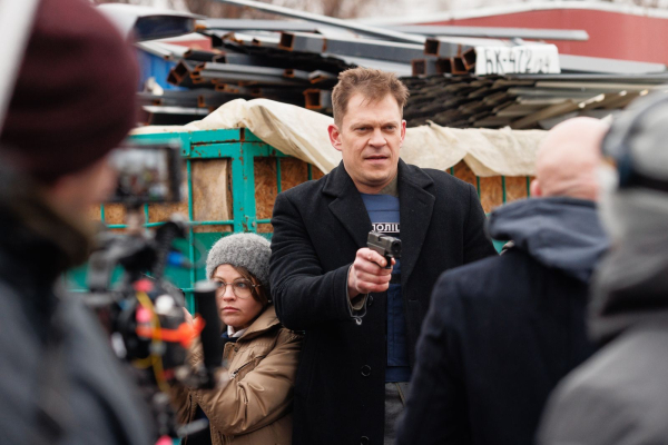 «Після прильоту „Шахеда“ в наш дім, ходимо до укриття»: відомий актор Андрій Ісаєнко про випробування під час великої війни - INFBusiness