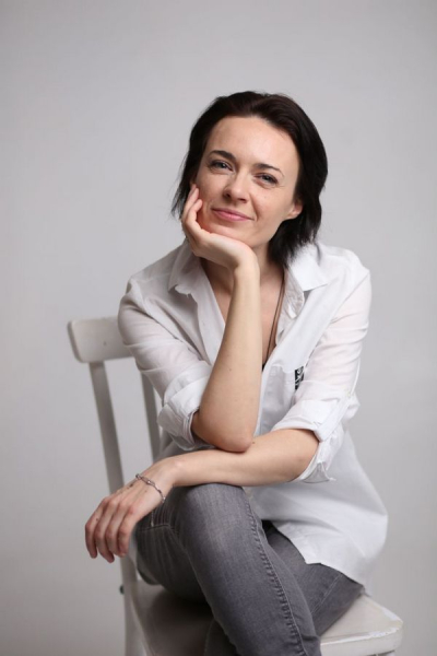 «Я намагалася влаштуватися навіть пакувальницею»: зірка серіалу «Коп з минулого» Олександра Епштейн про пережите під час великої війни - INFBusiness