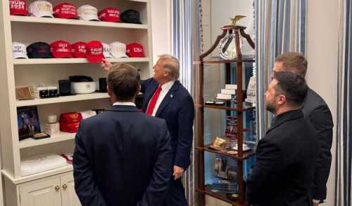 Автопарк майже на мільярд, Ренуар, кепки та картинки NFT: всі колекції Дональда Трампа - INFBusiness