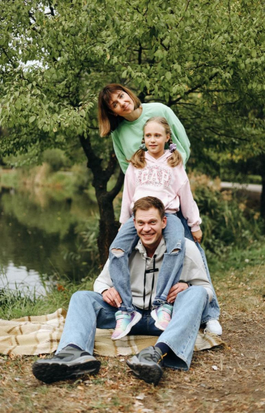 «Після прильоту „Шахеда“ в наш дім, ходимо до укриття»: відомий актор Андрій Ісаєнко про випробування під час великої війни - INFBusiness