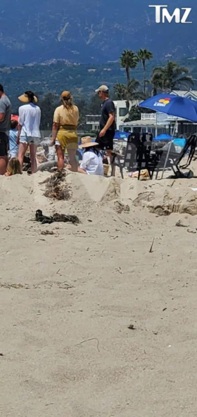 Меган Маркл прийшла в дуже коротких шортах: папараці підловили Сассекських на пляжі в Каліфорнії (фото) - INFBusiness