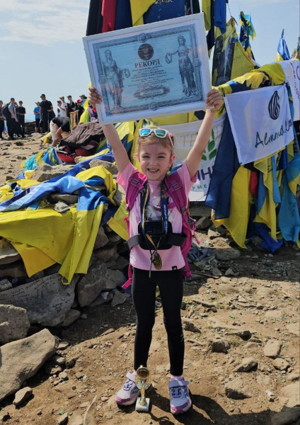 «Останні найважчі кількасот метрів донька навіть пришвидшилась»: 5-річна львів’янка стала наймолодшою дитиною, яка підкорила Говерлу - INFBusiness