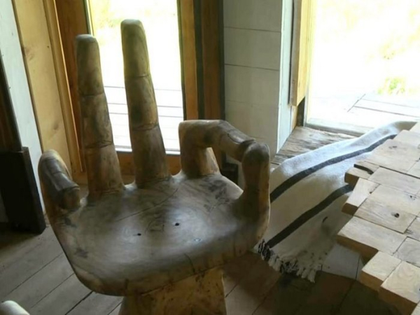 «Це не про бідність, а про можливості»: дім у формі яйця збудували із шин, соломи та глини переселенці із Харкова на Хмельниччині - INFBusiness