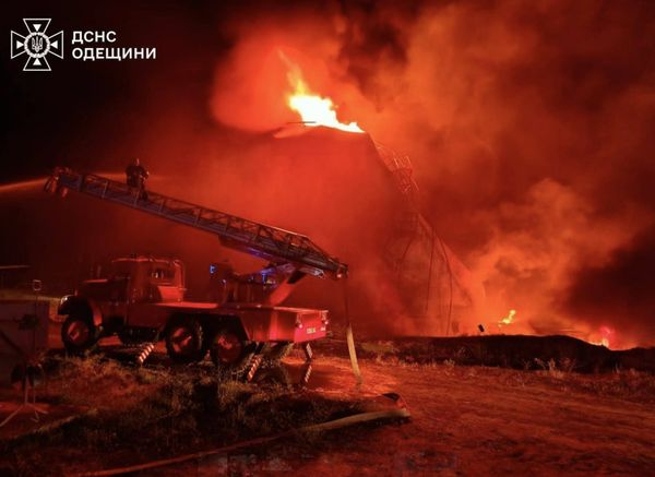Дрони ворога вночі атакували Охтирку та Ізмаїл: у містах сильні пожежі, є поранені (фото) - INFBusiness