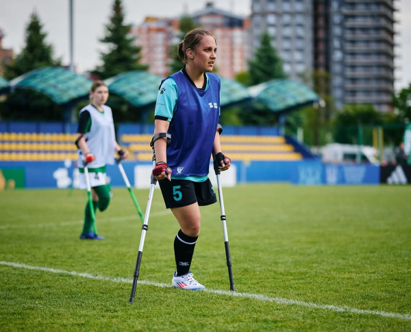 «На свій перший день народження я отримала… протез»: спортсменка без кінцівки про дитячий булінг, кар’єру та прийняття себе - INFBusiness