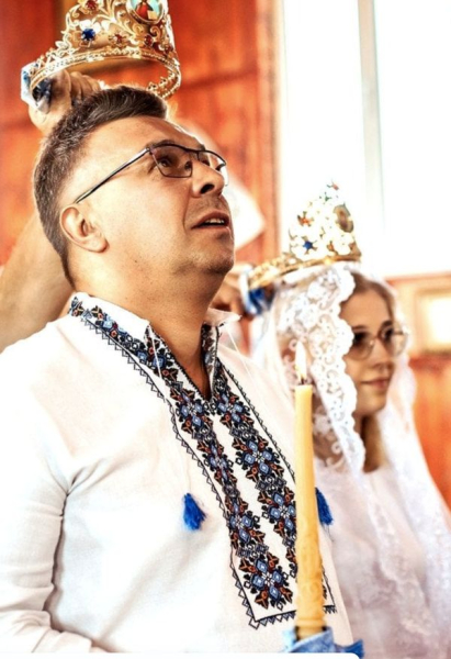 Продюсер Олександр Ягольник повінчався з коханою і показав зворушливі фото з таїнства - INFBusiness
