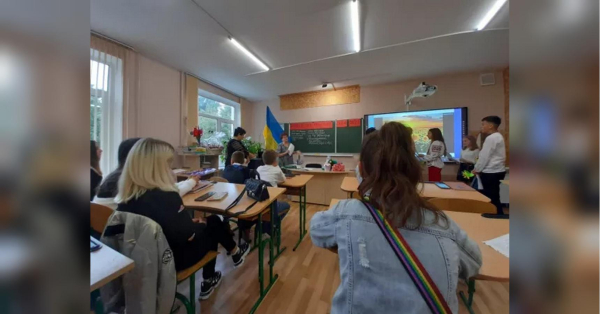 Китайські панелі з українським сертифікатом: ЗМІ про освітню реформу, яка стала бізнесом для обраних - INFBusiness