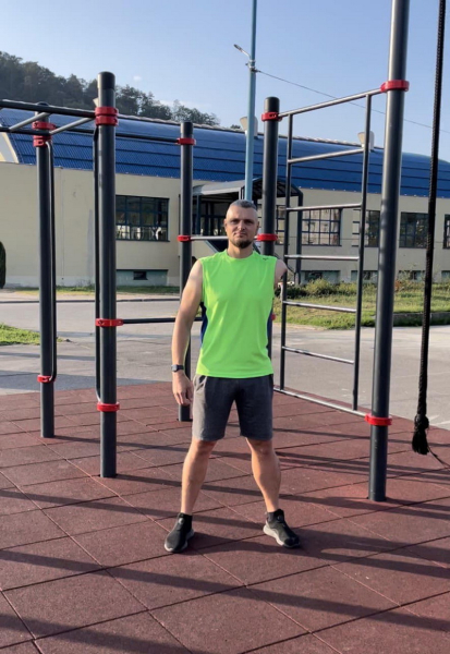 «Я втратив багато крові, думав не виживу і попросив хлопців мене залишити»: історія ветерана Андрія Якубенка - INFBusiness
